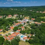 Dom wakacyjny Stora Kuca *