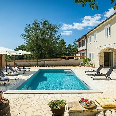 Stora Kuca Tatil Evi Krapan