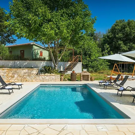 Dom wakacyjny Stora Kuca *